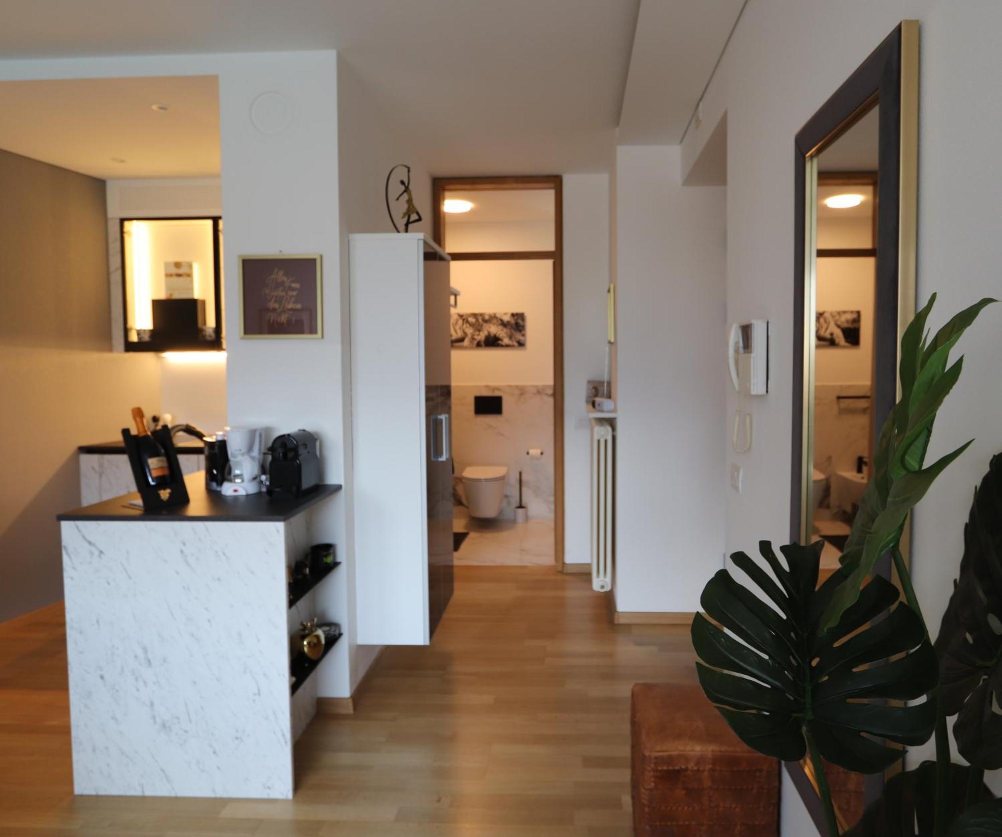 Appartamento Ausblick Kleinjuwel Mit Panoramablick + Garage Merano Esterno foto